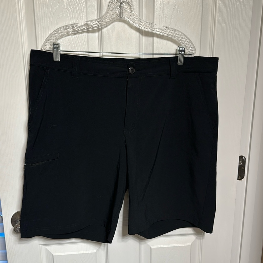 Men’s Columbia black shorts.